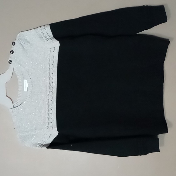 Charter Club Sweaters - Charter Club Sparkle Gray and Black Sweater w Shoulder Buttons Size M